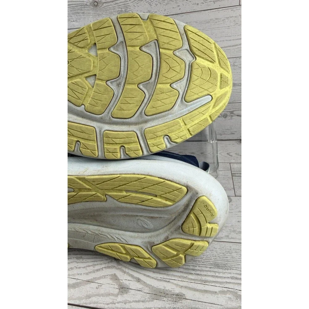 Asics light wear